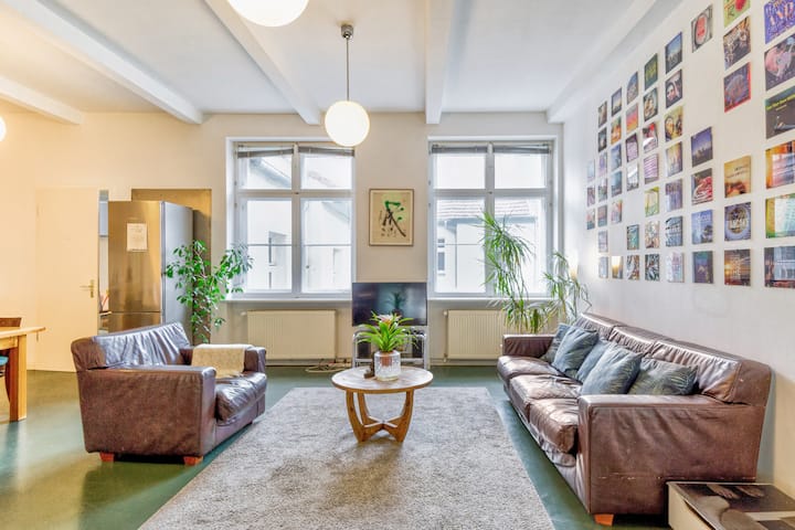 Soak Up The Unique Vibe Of An Expansive Artist's Loft - Kreuzberg