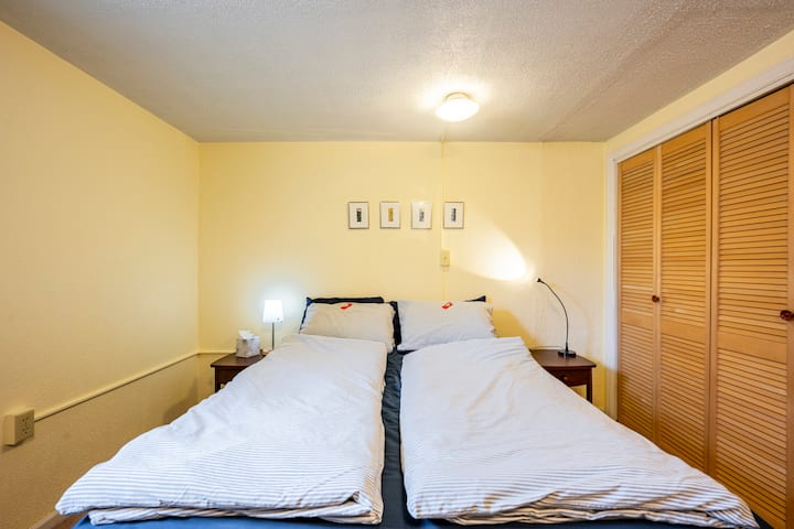 Bedroom In Private Home Close To Uw - Laramie