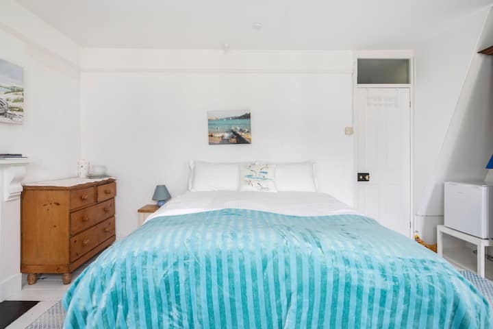 Peaceful Sunny And Spacious Seaside Double Room. - ペンザンス