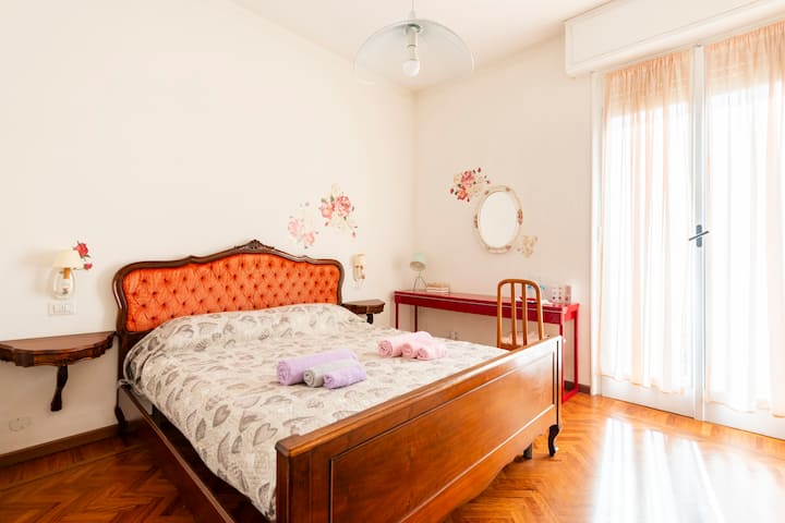 Romantic Room - Bagno E Aria Condizionata Privati! - Parma, Italia