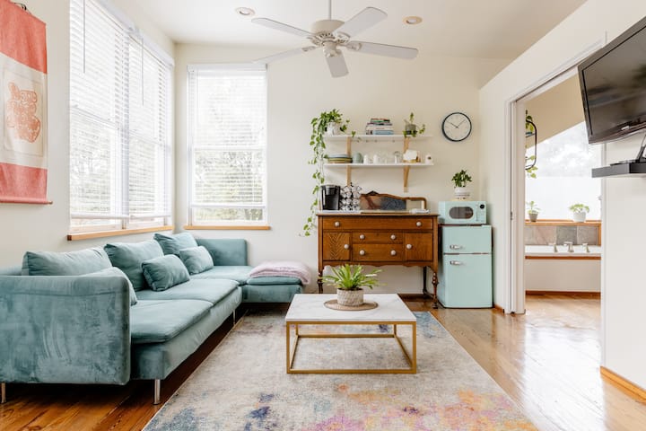 Treetop View Apartment In Charming Candler Park Bungalow - Decatur, GA