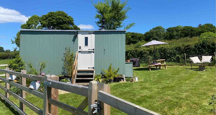 The Orchard Shepherds Hut, 20 Minutes Lyme Regis - Axminster