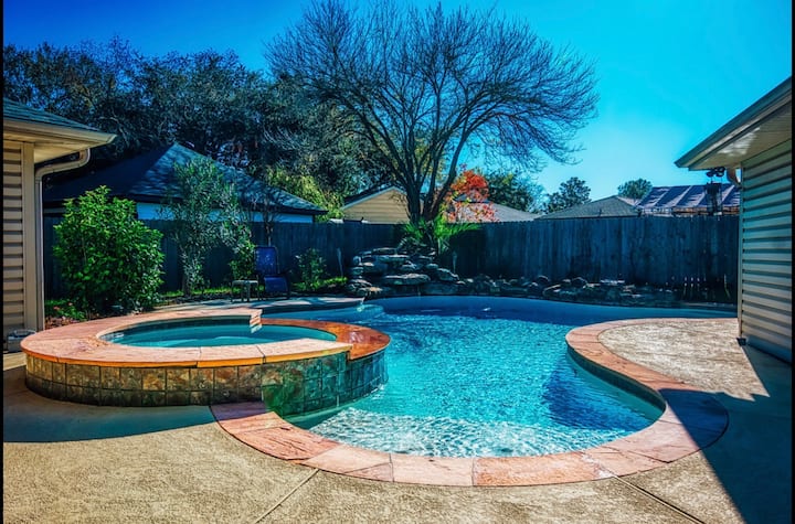 Gorgeous Clear Lake, Houston Home With Pool - Pasadena, TX