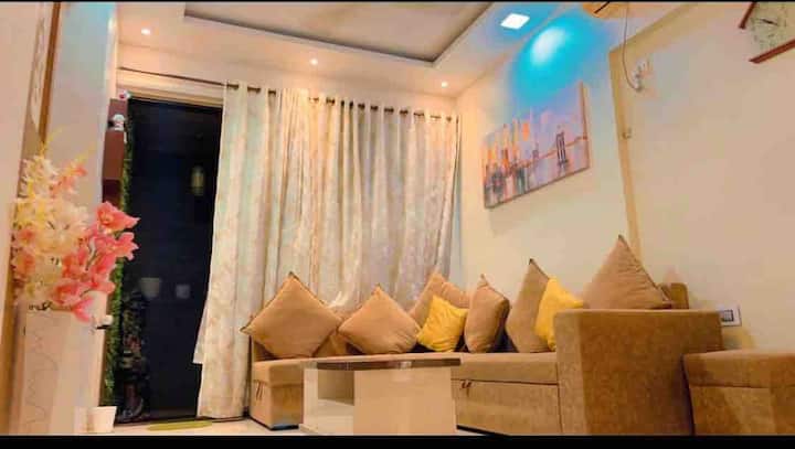 Single & Cosy Room Available With Bed & Wardrobe - Thane