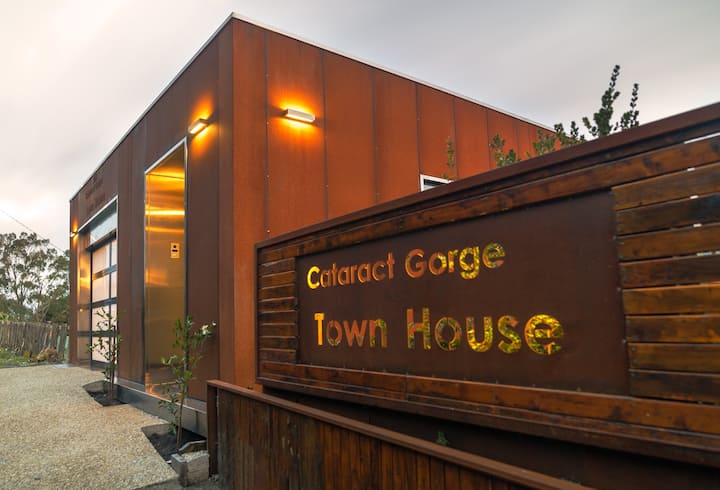 Cataract Gorge Townhouse - Riverside