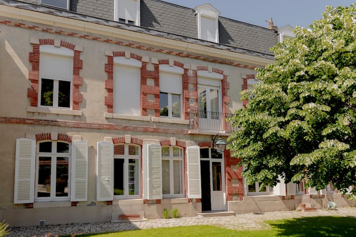La Maison Des Rêves Avec Jacuzzi En Extérieur - Reims