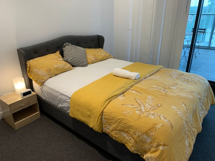 Modern Room In The Heart Of The Parramatta Cbd - Toongabbie