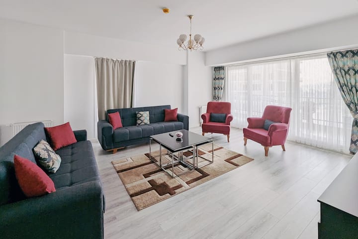 A Modern Two-bedroom Apartment - Bornova