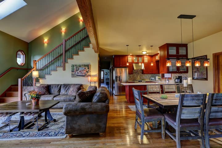 Cozy, 3 En Suite, Great Location On 4.5 Acres. - Durango, CO