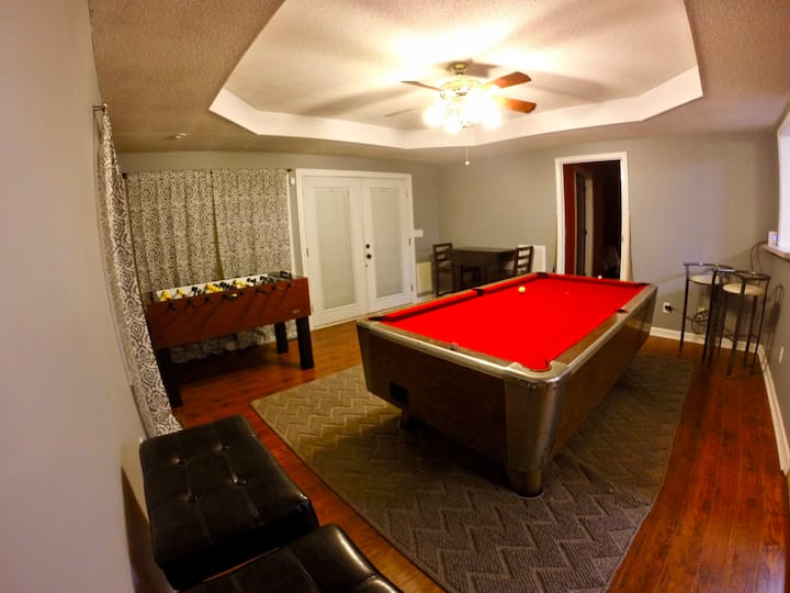 Large House With Pool Table, Foosball, Ping Pong - Murfreesboro, TN
