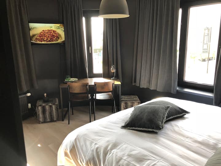 Hotel Family Room For Max 6p+free Parking Kortrijk - Harelbeke