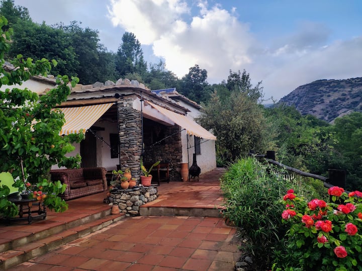 Rural Mountain Villa, Great Views, Peace & Piano - Cádiar