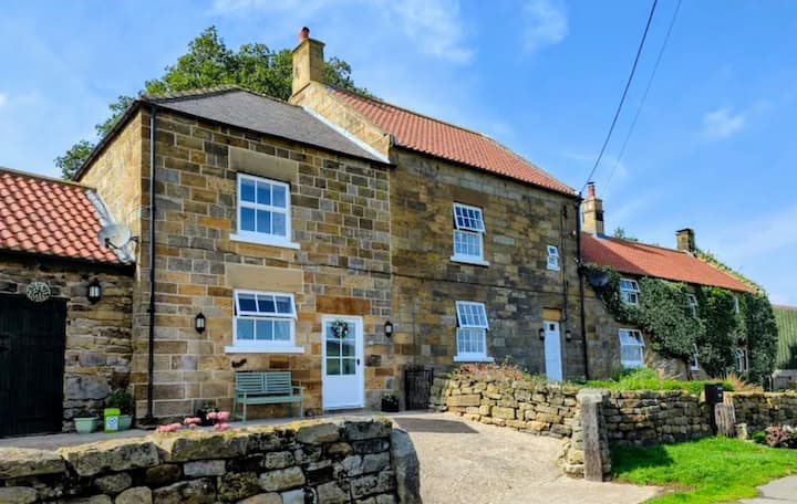 Farm Cottage With Stunning Views. - North Yorkshire