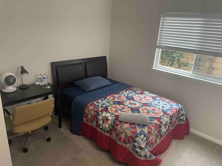 One Bedroom Residential Home With Free Parking - Ontario, CA