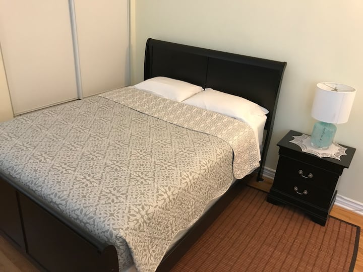 Spacious And Private Bedroom - Santa Mónica, CA