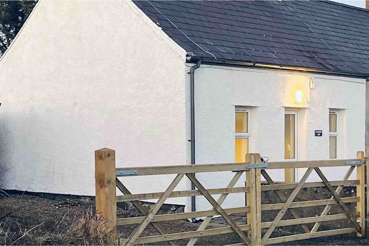 Traditional Welsh Cottage, Aberdaron - Llŷn Peninsula