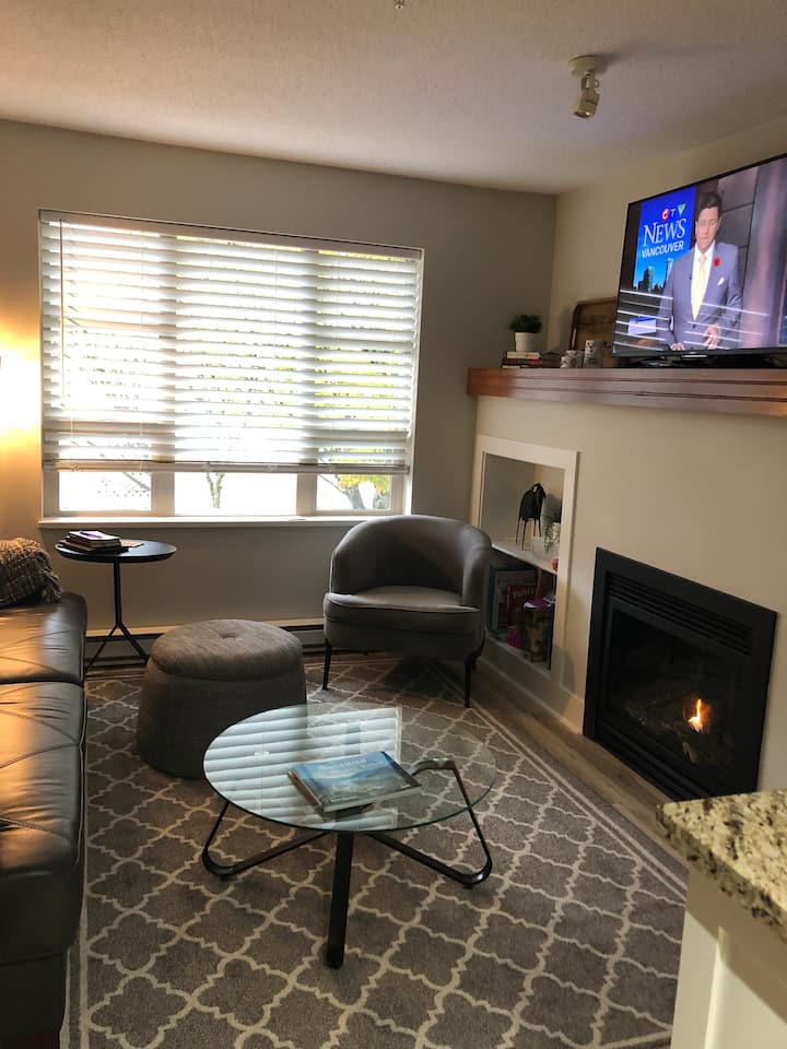 Comfortable Condo/town-house In The Heart Of Downtown Squamish - スコーミッシュ