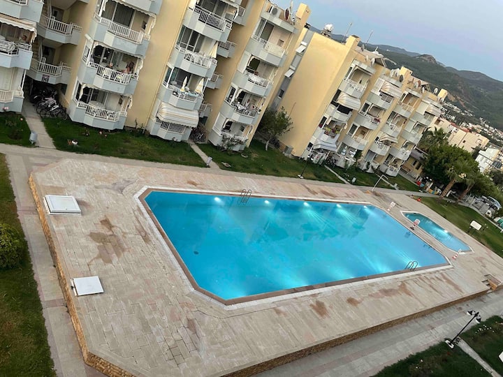 Güzelçamli, Kusadasi Apartment With A Pool - Davutlar