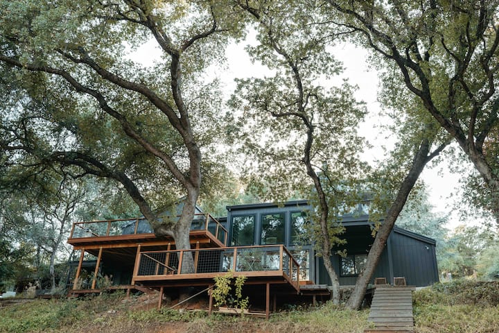 Skog Dom | Luxurious Forest Retreat, 4+3 King Beds - Auburn, CA
