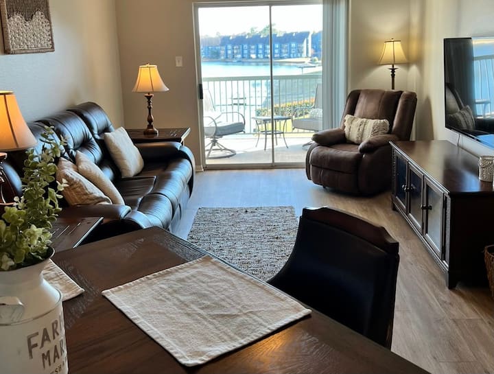 "Get To The Point" Lakefront Condo - Lake Conroe