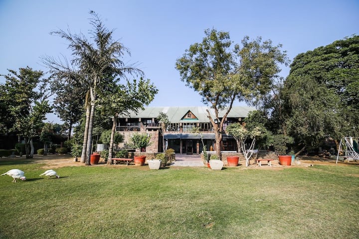 Chopra Farms Gurgaon-private 5bhk Farm Villa - グルガーオン
