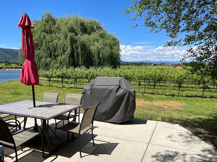 Vineyard Views From 2 Bdrm Suite On The Farm - Jacksonville, OR