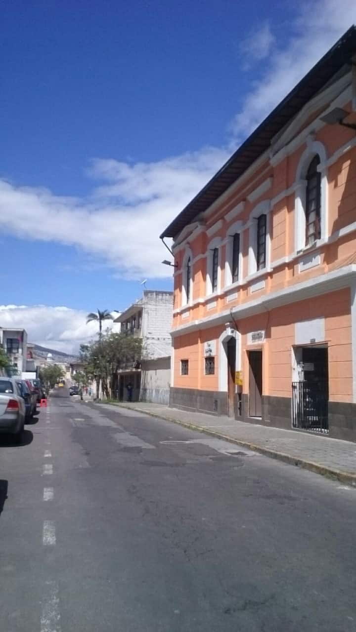 Placentera Estadia En Quito - キト