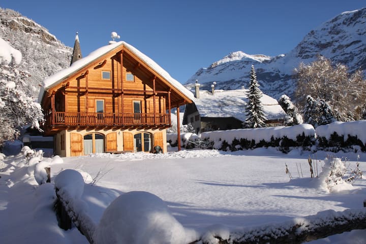 Vallouise Centre Chalet , Large Enclosed Garden. - Ailefroide