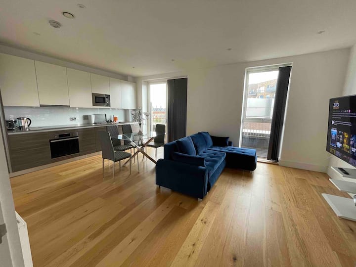 Luxury Top Floor Penthouse Apartment Near Heathrow - Hounslow