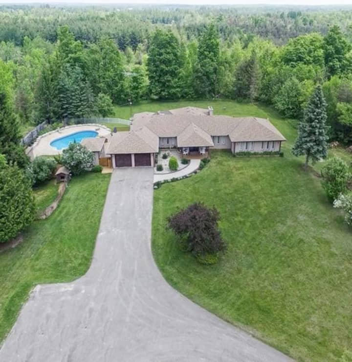 36 Acres Luxury Estate - Family & Weekend Getaways - Ontario