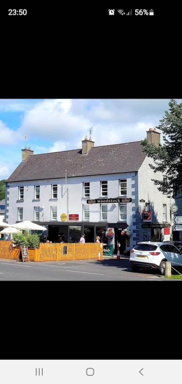 Welcoming Pub  Bed And Breakfast With 7 En-suite Rooms. - New Ross