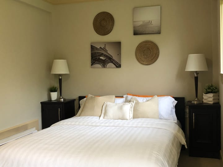 Adorable 1-bedroom Suite With Yard View - 델타