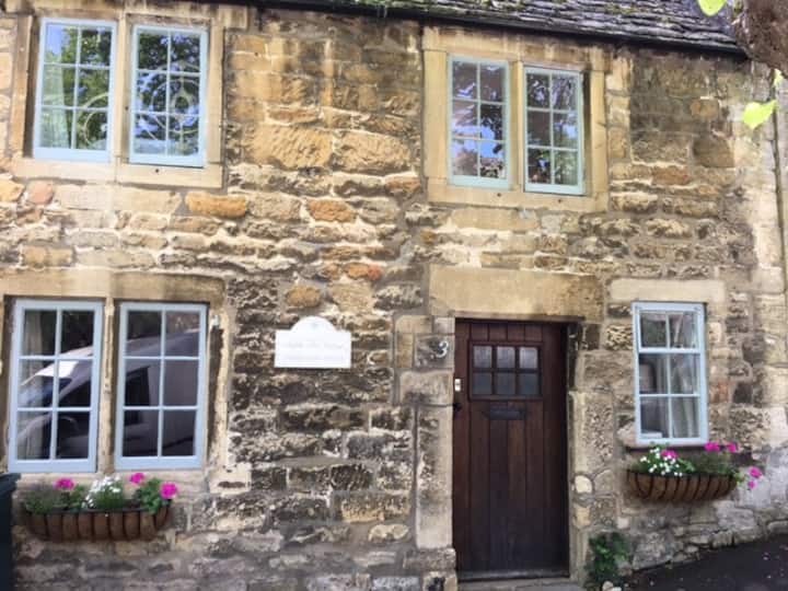Apple Tree Cottage, 2 Bedroom (Double & King Beds) - Winchcombe