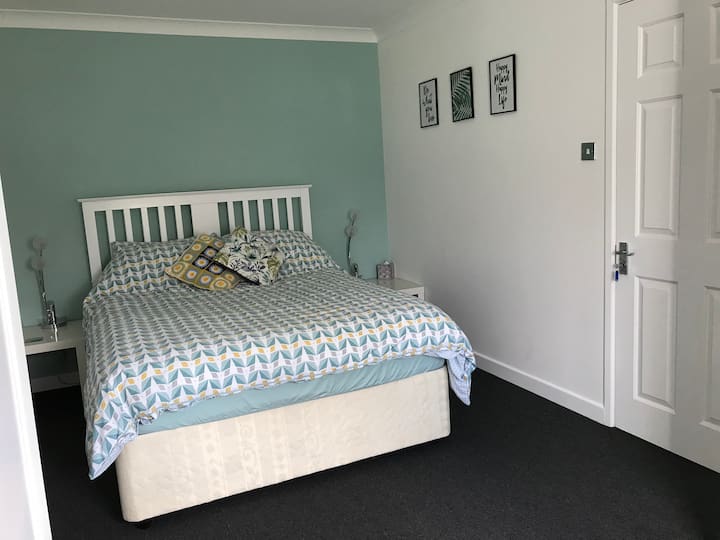 Quiet Room Kingsize Bed Own Bathroom Lounge Dining - Blandford Forum