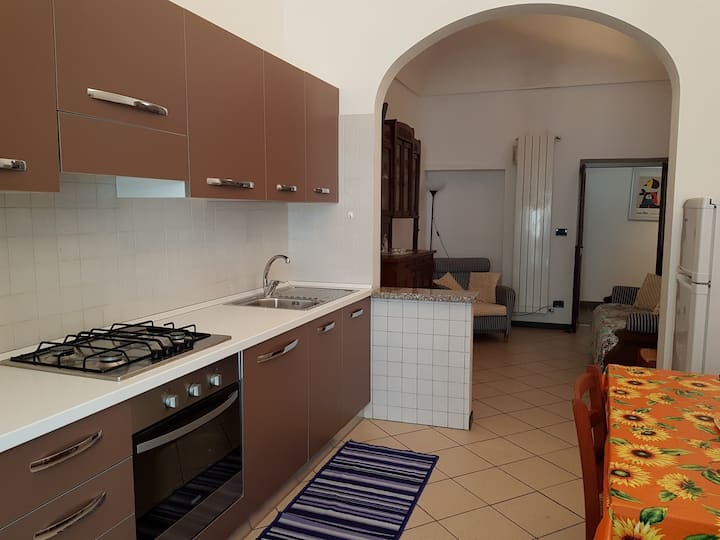 Cosy Apartment In Loano Old Town Close To Seaside. - Albenga