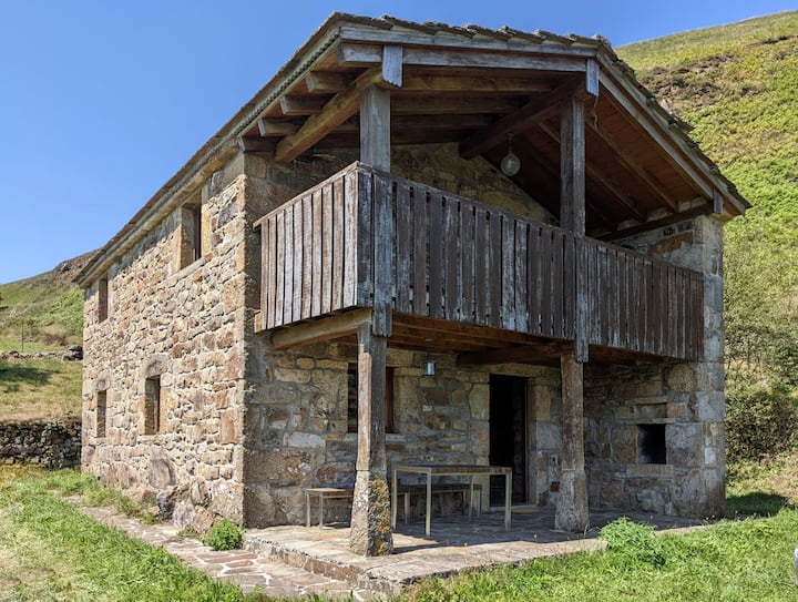 Cabaña Pasiega Con Vistas Increíbles A La Montaña - Cantabria