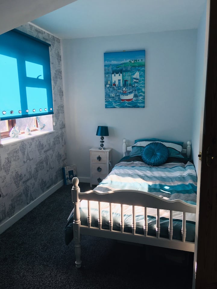 Single Bedroom With 2 Beds - Lulworth Cove