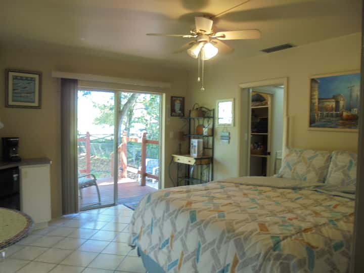 Efficiency With Private Entrance And Bath. - North Fort Myers