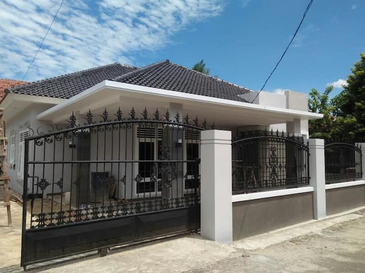 55 Residence |  7 Br House - Bandar Lampung