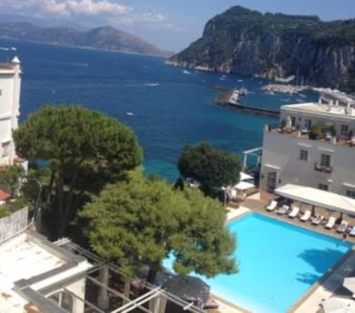 Capri: Splendida Camera Con Balcone Vista Mare - Capri