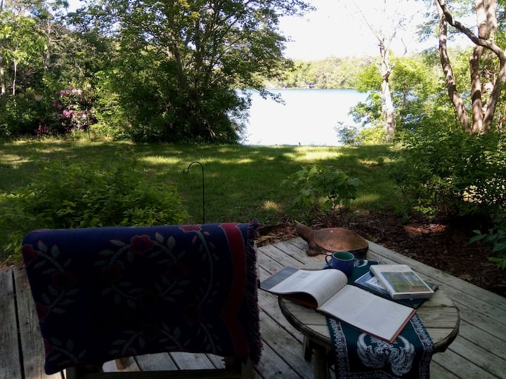 Tranquil Retreat On Falmouth's Serene Round Pond - Old Silver Beach, MA