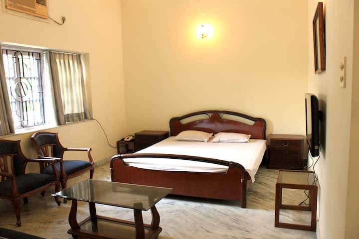 Relaxing Peaceful Abode In Raichak | 2 Bedrooms - Diamond Harbour
