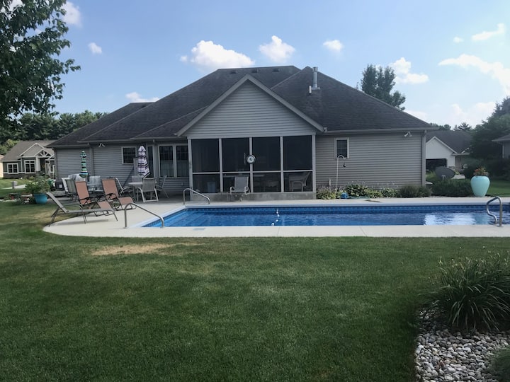 Resort Like Home With Heated Pool. Suite A - Elkhart, IN