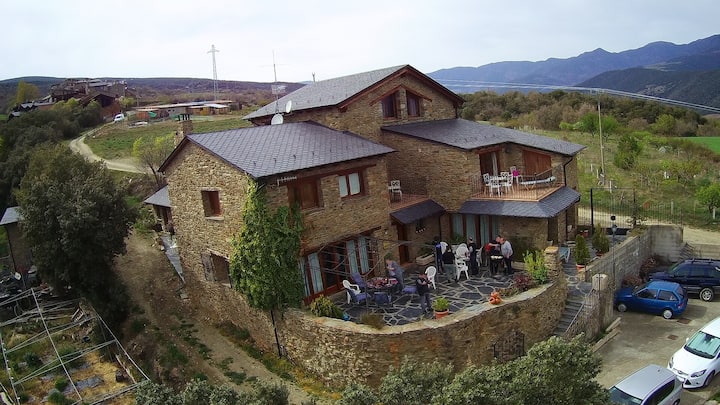 Traditional House With Spectacular Views Over Cadí - La Seu d'Urgell