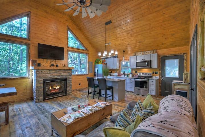 Modern Secluded Cabin W/private Hot Tub - Blue Ridge, GA