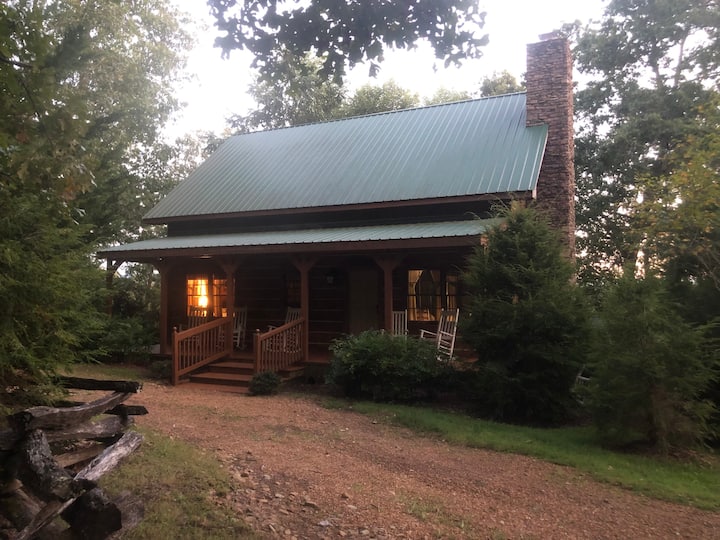 Secluded Log Cabin 1 Mi From Cumb Mtn State Park - Crossville, TN