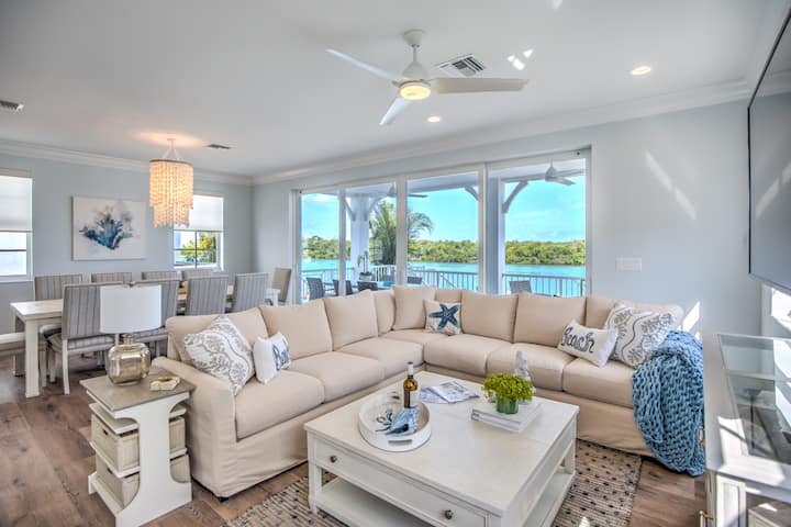 5 Star Modern New Construction Bayfront Home With Private Pool And Dock - The Bahamas
