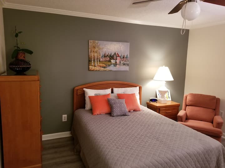 New Apartment, Cozy And Close To Everything - Flowery Branch, GA