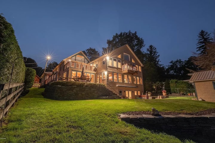 Lakefront Home In The Heart Of The Berkshires - Lake Onota, MA