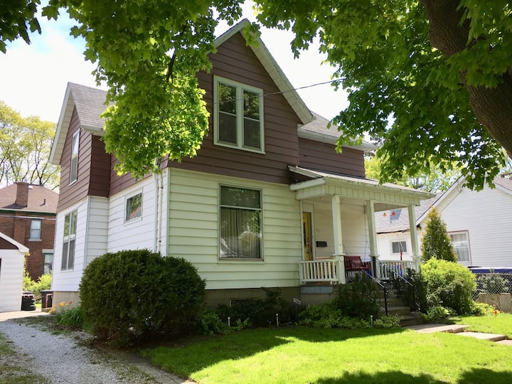 Century Home Nr Water & Bluewater Health -Listing2 - Sarnia